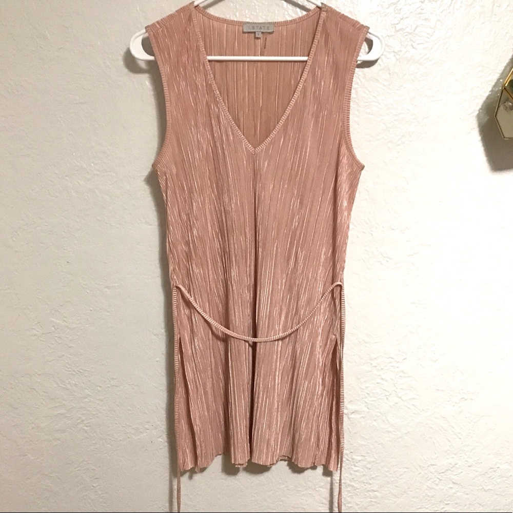 1.State Plissé Sleeveless Top
